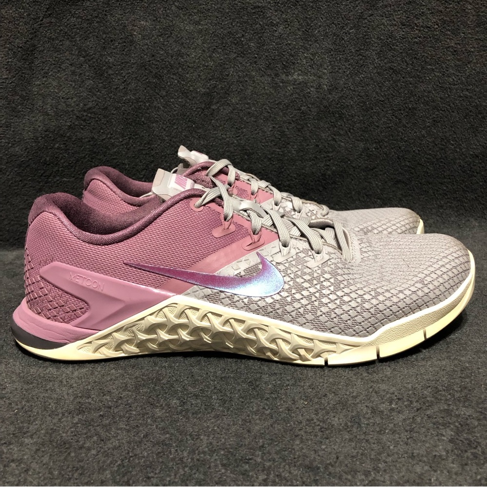 Nike Women’s Metcon 4 XD Cross Fit Shoes Atmosphere Gray Purple Sneakers Sz 8.5